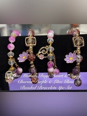 NEW MOTHERS DAY HEART & DAISY CHARM W/PURPLE & LILAC GLASS BEADED BRACELETS 4pc